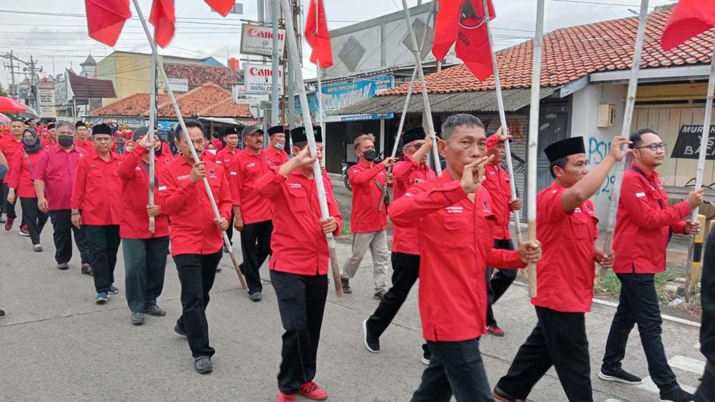 PDIP Daftarkan Caleg ke KPU Kabupaten Pemalang PDIP Daftarkan Caleg ke KPU Kabupaten Pemalang