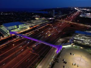 Penampakan JPO Indoor Terpanjang di Dunia