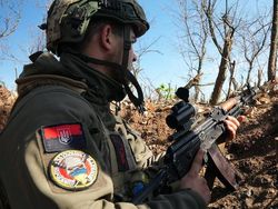 Mempertahankan Jalan-jalan Terakhir di Kota Bakhmut Ukraina