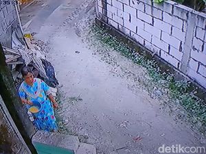 Wiwik Rutin Tahajud Doakan Masriah Berhenti Siram Kencing-Tinja ke Rumahnya Wiwik Rutin Tahajud Doakan Masriah Berhenti Siram Kencing-Tinja ke Rumahnya