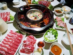 Restoran Hot Pot Terbesar di Dunia Ini Bisa Tampung 5.800 Orang!