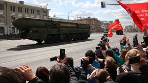 Rusia Pamer Rudal Balistik Mematikan Saat Parade Hari Kemenangan
