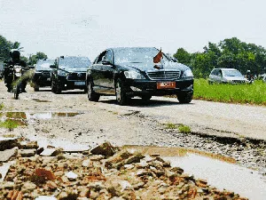 Bingkai Sepekan: Jalan Rusak di RI Capai Ribuan Kilometer, Nggak Cuma Lampung
