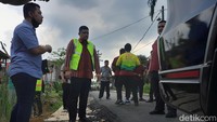 Bobby Datangi Lokasi Kadis Bina Marga Ngamuk Aspal Rp 1,5 M Terkelupas