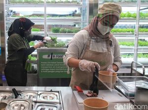 Di Restoran Salad Ini, Pengunjung Bisa Petik Sayuran Langsung Lho Di Restoran Salad Ini, Pengunjung Bisa Petik Sayuran Langsung Lho