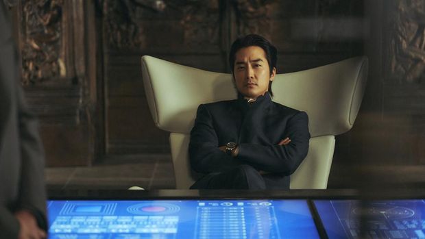 Black Knight Song Seung-heon as Ryu Seok in Black Knight Cr. Kim Jin-young/Netflix © 2023