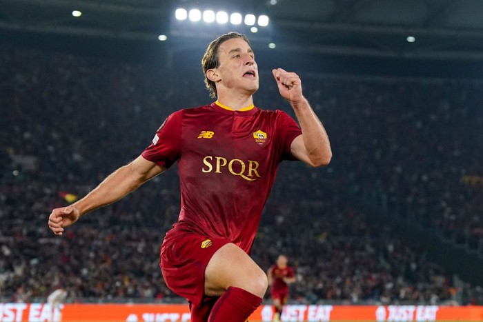 ROME, ITALY - MAY 11: Edoardo Bove of AS Roma celebrates after scoring his teams first goal during the UEFA Europa League semi-final first leg match between AS Roma and Bayer 04 Leverkusen at Stadio Olimpico on May 11, 2023 in Rome, Italy. (Photo by Giuseppe Maffia/DeFodi Images via Getty Images)