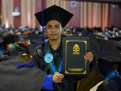 Kisah Edysul Isdar, Sarjana Pertama di Keluarga-Diterima 2 Kampus Top Dunia