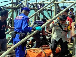 Nakhoda Sukabumi yang Hilang Ditemukan Tewas Mengambang Nakhoda Sukabumi yang Hilang Ditemukan Tewas Mengambang