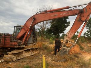2 Penambang Tanah Ilegal di Pekanbaru Ditangkap, Alat Berat Ikut Disita