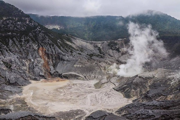 Gunung tangkuban perahu