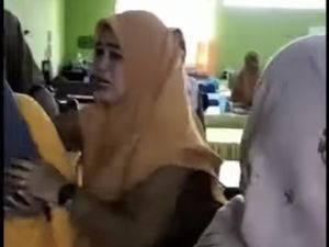 Heboh Guru SMPN 3 Parepare Menangis Usai Cekcok Minta Kepsek Dimutasi Heboh Guru SMPN 3 Parepare Menangis Usai Cekcok Minta Kepsek Dimutasi