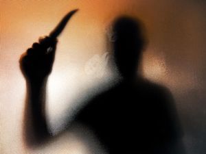 Pria Tikam Teman Usai Saling Sindir di Warung Tuak Dairi Pria Tikam Teman Usai Saling Sindir di Warung Tuak Dairi