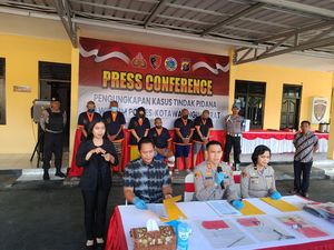 Polisi Amankan 13 Motor Curian di Kalteng, Pasutri-Penadah Ditangkap Polisi Amankan 13 Motor Curian di Kalteng, Pasutri-Penadah Ditangkap