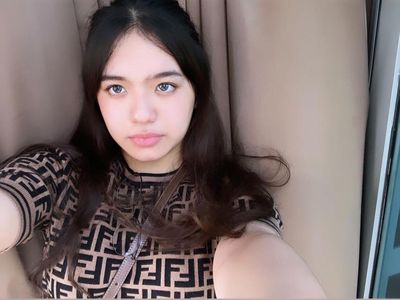 5 Potret Lovely Maria yang Kesal Dibilang Adik Angel Karamoy