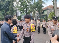 Polisi Garut Disebar ke Tiap RW, Siap Tampung Curhat Warga