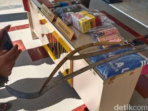 Penampakan Parang Panjang yang Lukai Kepala Polisi Indramayu Penampakan Parang Panjang yang Lukai Kepala Polisi Indramayu