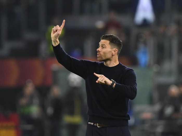 Xabi Alonso of Bayer 04 Leverkusen during the first leg of the Semi-final of the UEFA Europa League between A.S. Roma vs Bayer 04 Leverkusen on May 11, 2023 at the Stadio Olimpico in Rome. (Photo by Domenico Cippitelli/NurPhoto via Getty Images)
