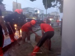 Hujan Deras, Alun-alun dan Stasiun Sukabumi Sempat Terendam Banjir