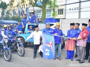 2 Eks Gubernur Riau Antarkan Anak Nyaleg Lewat Demokrat 2 Eks Gubernur Riau Antarkan Anak Nyaleg Lewat Demokrat