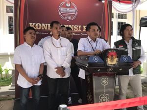 Didampingi Orang Tua, Eks Sekjen PB PMII Mendaftar ke KPU: Izin Senior Didampingi Orang Tua, Eks Sekjen PB PMII Mendaftar ke KPU: Izin Senior