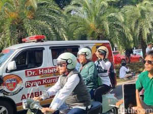 Cak Imin Naik Vespa ke KPU, Pimpin Pendaftaran Caleg 2024