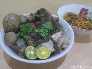 Lagi Hits di Bandung! Ini Bakso Tulang Iga Katamso yang Mantul Lagi Hits di Bandung! Ini Bakso Tulang Iga Katamso yang Mantul