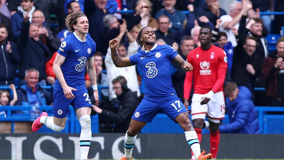 Selebrasi gol Raheem Sterling ke gawang Nottingham Forest. (Foto: Getty Images/Chloe Knott - Danehouse)
