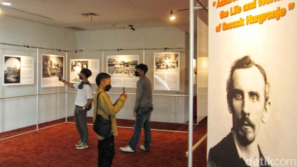 Mengintip Pameran Fotografi Snouck Hurgronje di Perpusnas Mengintip Pameran Fotografi Snouck Hurgronje di Perpusnas
