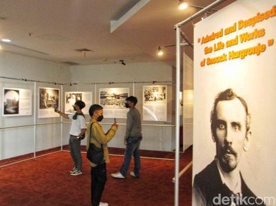 Mengintip Pameran Fotografi Snouck Hurgronje di Perpusnas