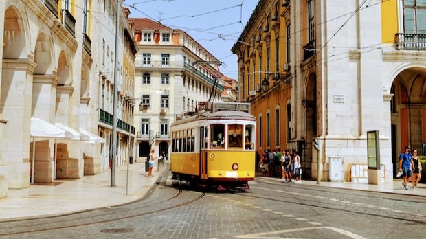 Portugal/Foto: Unsplash.com/Aayush Gupta Rekomendasi destinasi wisata luar negeri ramah anak
