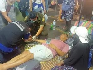 Dulu Aktor Terkenal, Pria Ini Kini Jual Barang Bekas Hingga Pingsan di Pasar Dulu Aktor Terkenal, Pria Ini Kini Jual Barang Bekas Hingga Pingsan di Pasar