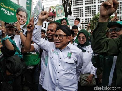 Semangat Cak Imin Daftar Bacaleg PKB ke KPU