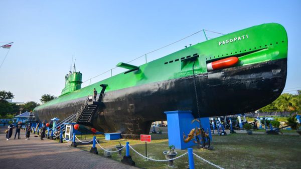 Berkunjung ke Monumen Kapal Selam Pasopati