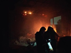 2 Bangunan di Surabaya Terbakar Dalam Semalam, Diduga Korsleting Listrik