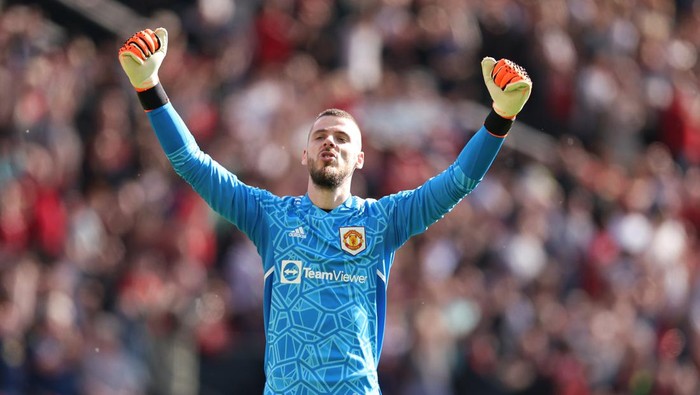 MANCHESTER, ENGLAND - MAY 13: David de Gea of Manchester United celebrates the 2-0 victory during the Premier League match between Manchester United and Wolverhampton Wanderers at Old Trafford on May 13, 2023 in Manchester, United Kingdom. (Photo by Matthew Ashton - AMA/Getty Images)