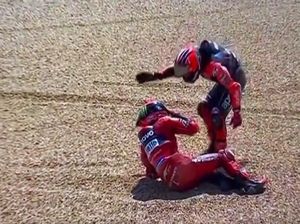 Ribut sampai Dorong-dorongan dengan Vinales, Begini Penjelasan Bagnaia