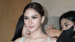 7 Gaya Jessica Mila Resepsi Pakai Gaun Tex Savario, Tampil Anggun Menawan