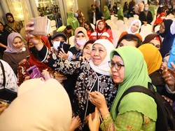 Khofifah Tawarkan Program Keterampilan untuk PMI Asal Jatim di Hong Kong