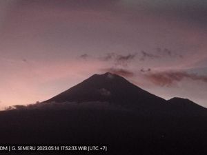 Dalam 6 Jam, Gunung Semeru Erupsi Disertai Letusan 23 Kali Dalam 6 Jam, Gunung Semeru Erupsi Disertai Letusan 23 Kali
