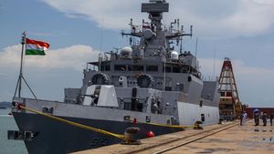 Kapal Perang India Bersandar di Batam