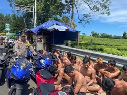 Konvoi Bertelanjang Dada di Puncak Bogor, Puluhan Pemotor Diamankan