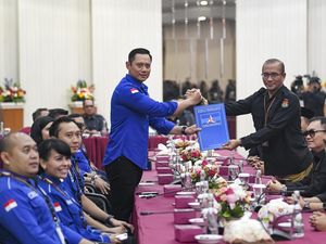 Momen AHY Daftarkan Bacaleg Demokrat ke KPU