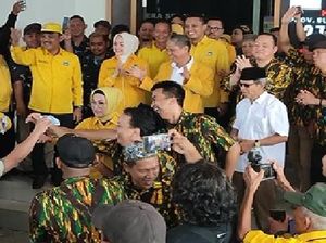 Penjelasan Golkar Sumsel soal Sawer Uang di Kantor KPU: Spontanitas Penjelasan Golkar Sumsel soal Sawer Uang di Kantor KPU: Spontanitas