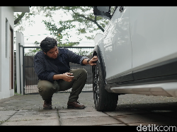 Berencana Road Trip di Musim Hujan? Simak Tips Ini agar Tetap Aman!