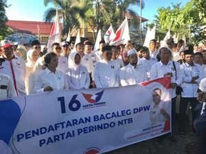 Suami Wagub NTB Pimpin Rombongan Perindo ke KPU Suami Wagub NTB Pimpin Rombongan Perindo ke KPU