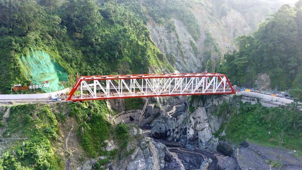 Potret Jembatan Gladak Perak Semeru yang Sudah Bisa Dilintasi