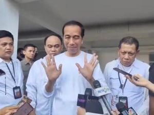 Gaya Jokowi Respons Kritikan Anies soal Subsidi Mobil Listrik Gaya Jokowi Respons Kritikan Anies soal Subsidi Mobil Listrik
