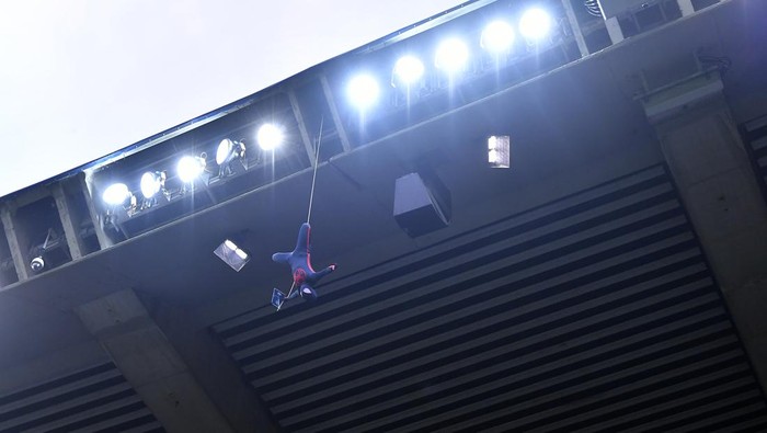 PARIS, FRANCE - MAY 13: Spider Man makes an appearance before the Ligue 1 match between Paris Saint-Germain and AC Ajaccio at Parc des Princes on May 13, 2023 in Paris, France. (Photo by Aurelien Meunier - PSG/PSG via Getty Images)