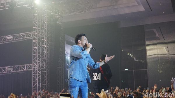 Pesona Ariel NOAH Nggak Pernah Padam di Usia 42 Tahun